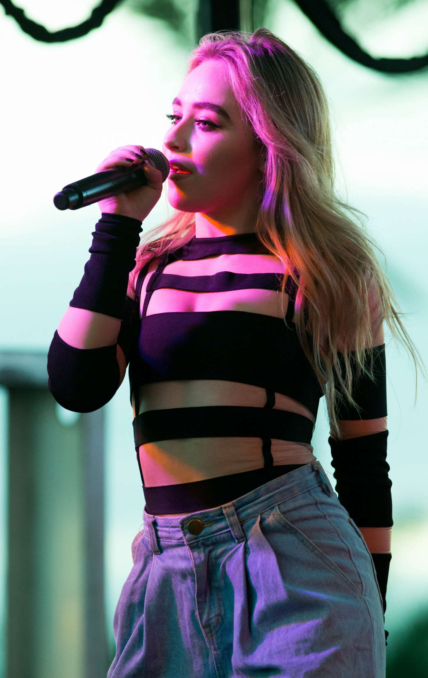 Sabrina Carpenter - Performs at Y100 Jingle Ball 2017 -17 | GotCeleb